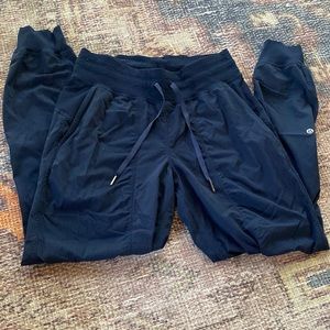 Dance Studio Mid-Rise Jogger